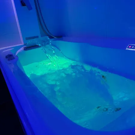 Junglespa Z Prywatnym Jacuzzi Centrum Samodzielne Zameldowanie I Bezplatny Parking 弗罗茨瓦夫