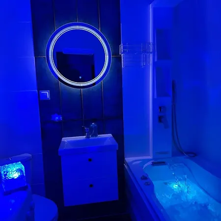 Junglespa Z Prywatnym Jacuzzi Centrum Samodzielne Zameldowanie I Bezplatny Parking 弗罗茨瓦夫