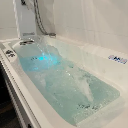 公寓 Junglespa Z Prywatnym Jacuzzi Centrum Samodzielne Zameldowanie I Bezplatny Parking *